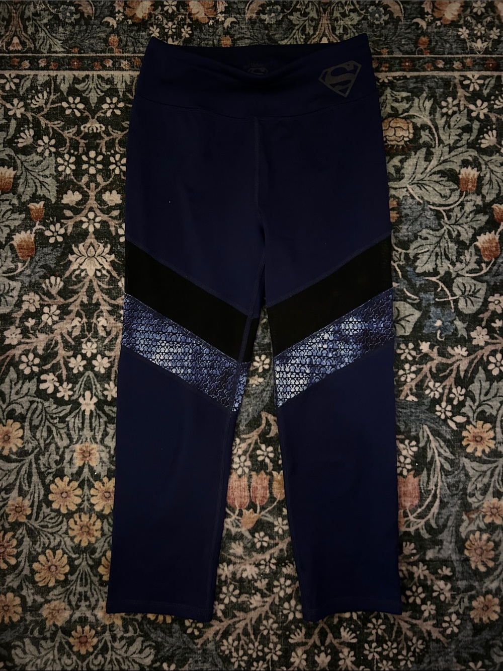 Her Universe Superman Athletic Capris